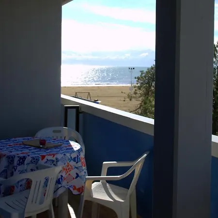 Della Luna Apartment
